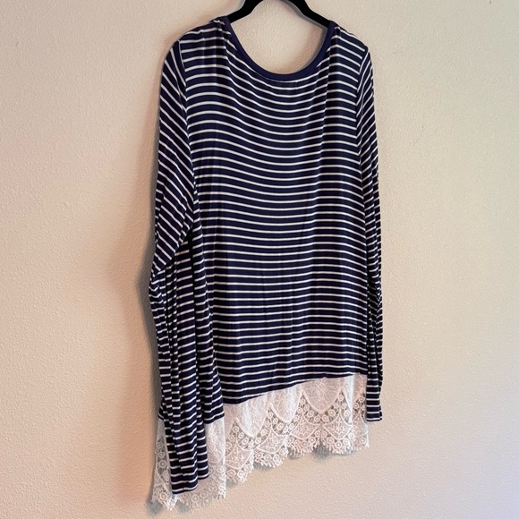 GNW Women's Striped Navy and White Lace Hem Top SZ Large Long Sleeve - Picture 6 of 7